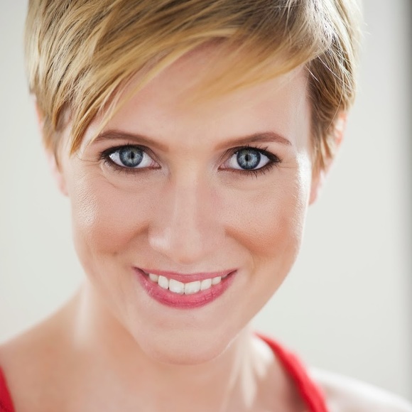 Meet your Posher, Molly - Picture 1 of 1